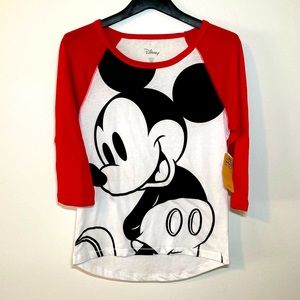 NWT Disney Mickey Mouse Quarter Sleeve Shirt. Size Small